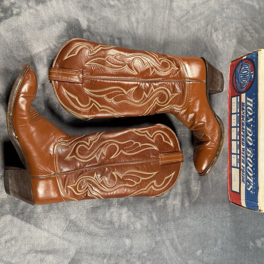VTG 70s Hondo Women’s Cowboy Boots Warm Brown In Original Box Size 7A USA